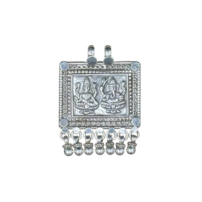 Pendente in argento con Gaṇeśa e Lakṣmī – anteprima della sezione sui Simboli Sacri Umadevi.