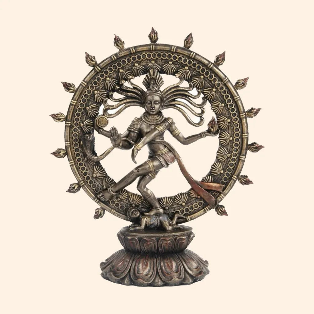 Rappresentazione di Śiva Nāṭarāja, simbolo della danza cosmica della creazione e della trasformazione.